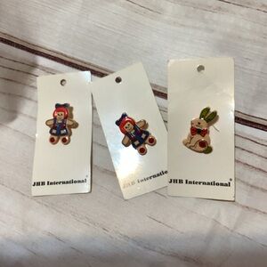 Set of 3 decorative buttons-2 dolls 1 bunny